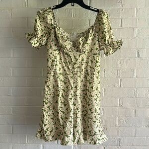 SHEIN Women’s Size Small Green Flowered Short Sleeve Romper NWOT